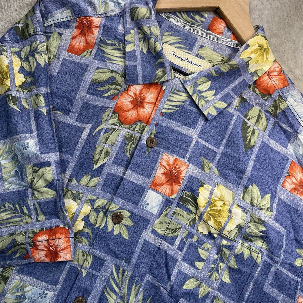 Tommy Bahama Shirt Men's Large Blue Silk Button Up Hawaiian Hibiscus Tiki